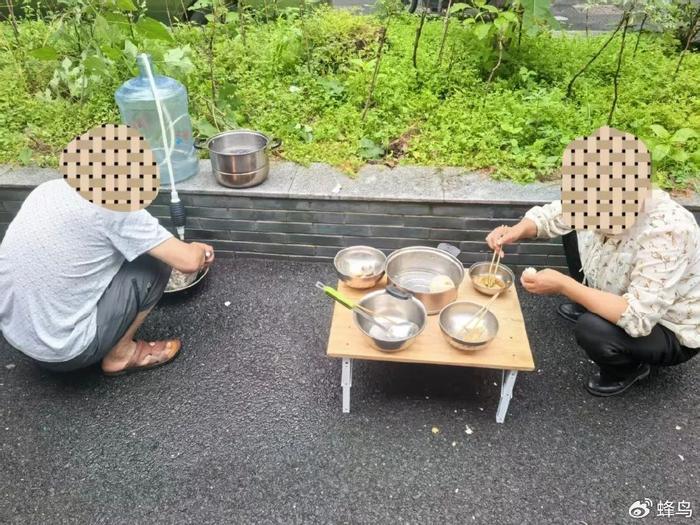 辞退前公司强制休年假_蜂鸟配送的员工薪水_